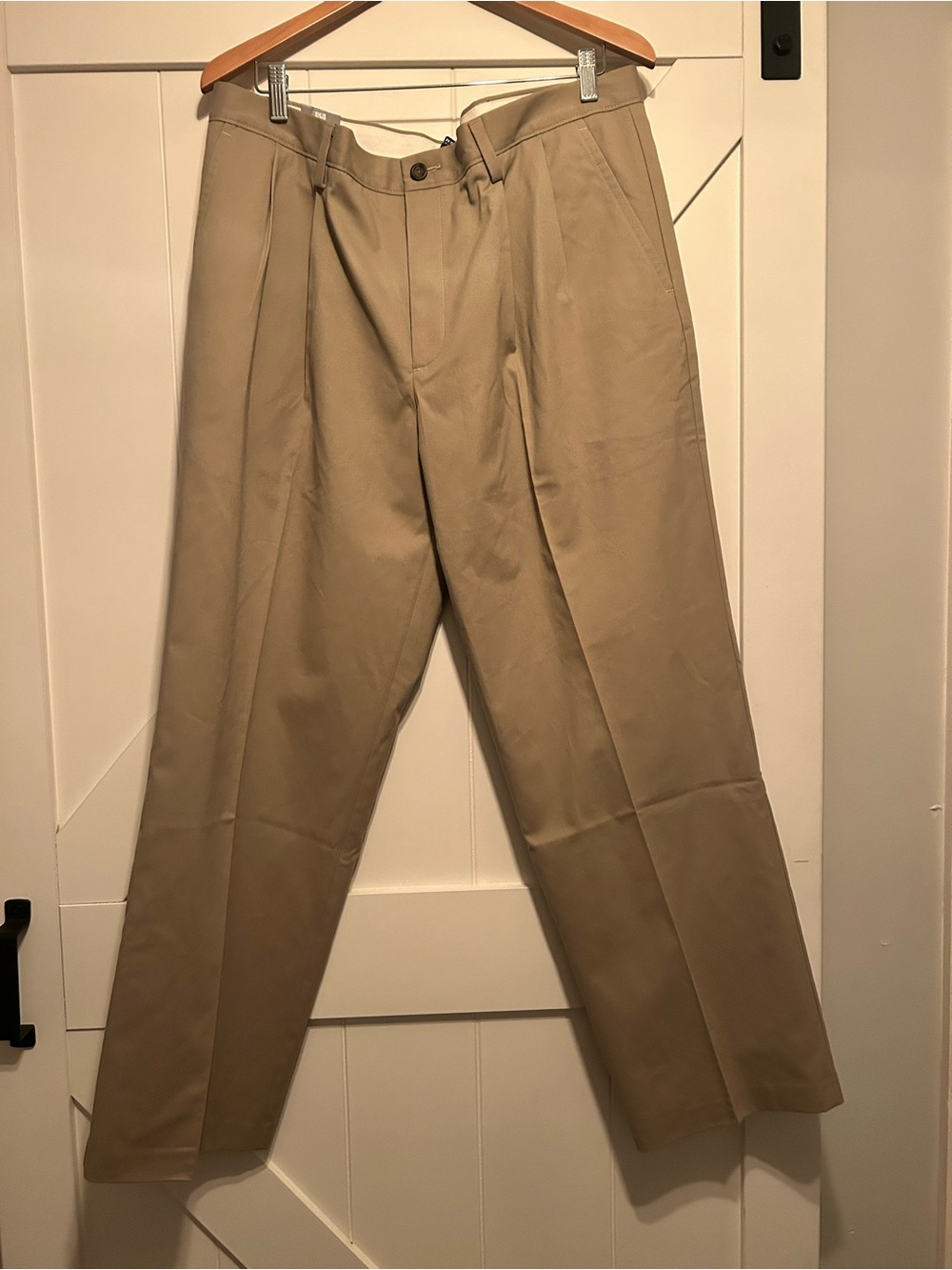 Brand New Men's Easy Khaki Pleated Pants Size 38x31